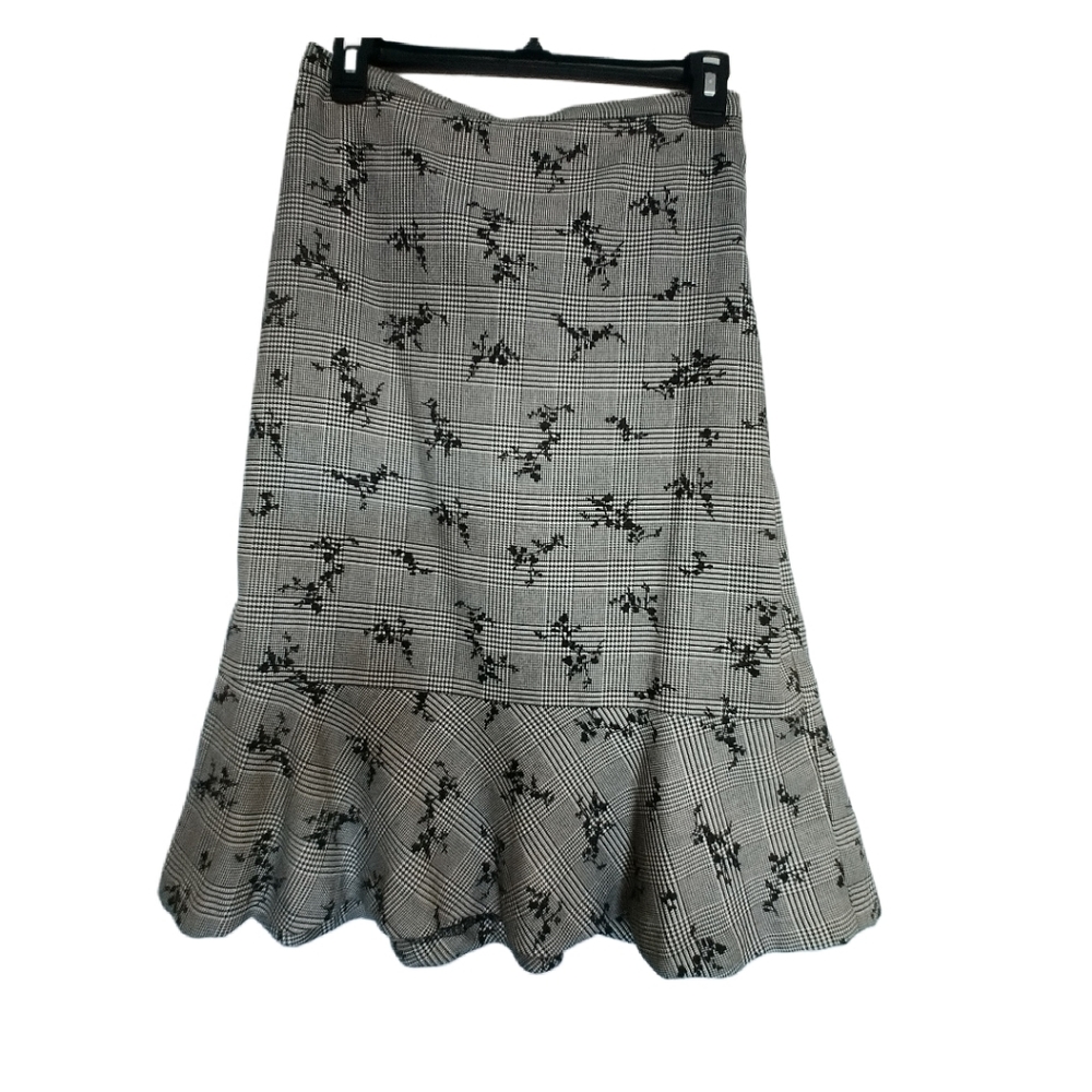 TALL Ann Taylor 10T skirt Black & white